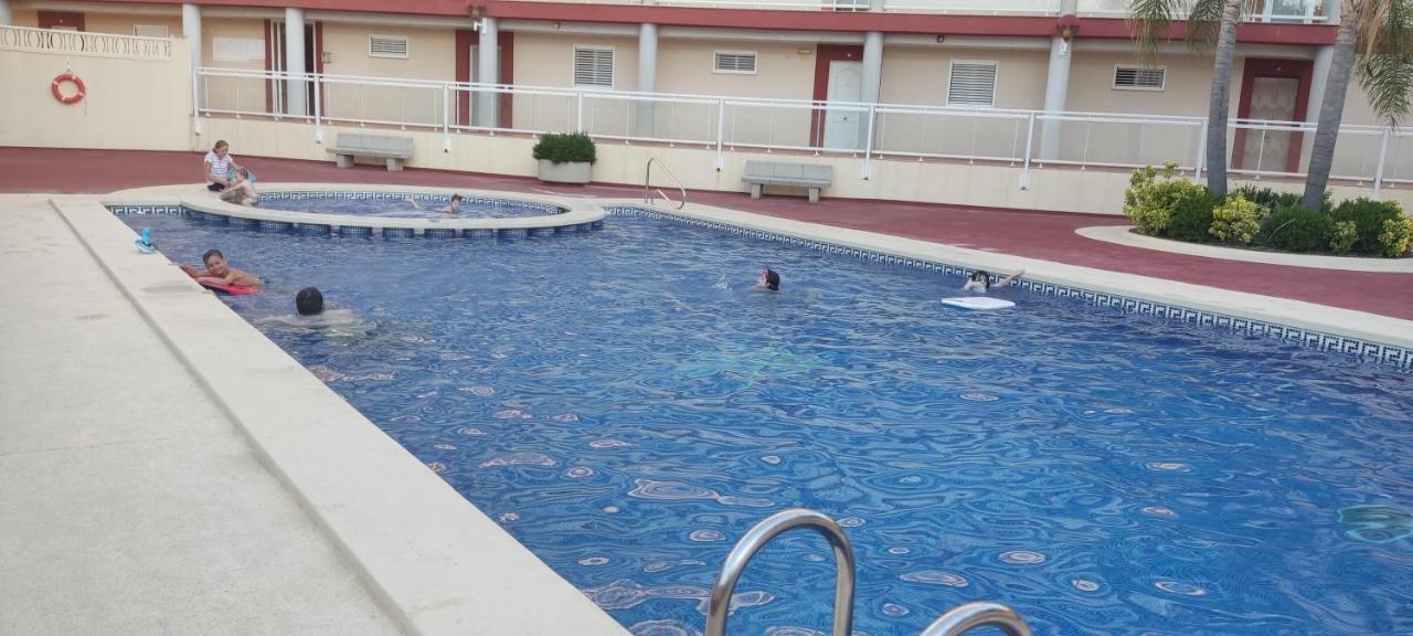 Apartamento con terraza y piscina Canet d'En Berenguer Esterno foto
